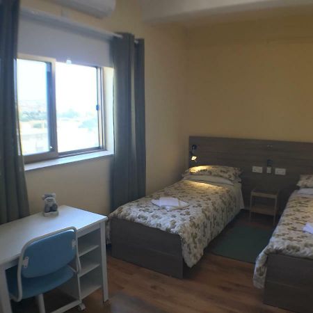 Corner Townhouse 1Km From University Msida Εξωτερικό φωτογραφία