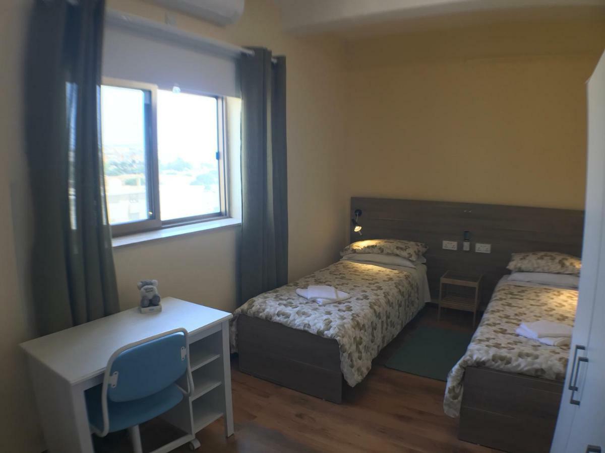 Corner Townhouse 1Km From University Msida Εξωτερικό φωτογραφία